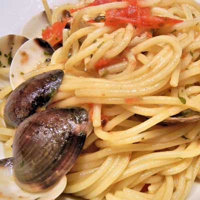 Spaghetti con vongole Hotel Adriana Bellaria 2 stelle